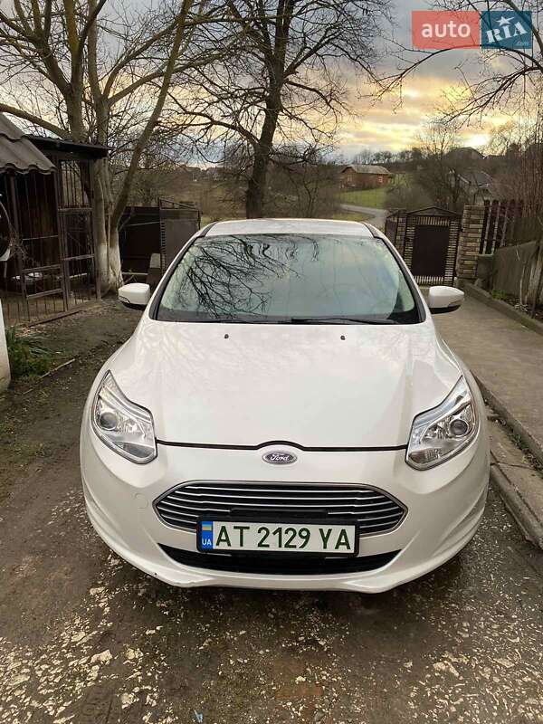 Хэтчбек Ford Focus 2015 в Ивано-Франковске
