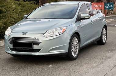 Хэтчбек Ford Focus 2014 в 