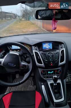 Универсал Ford Focus 2012 в 
