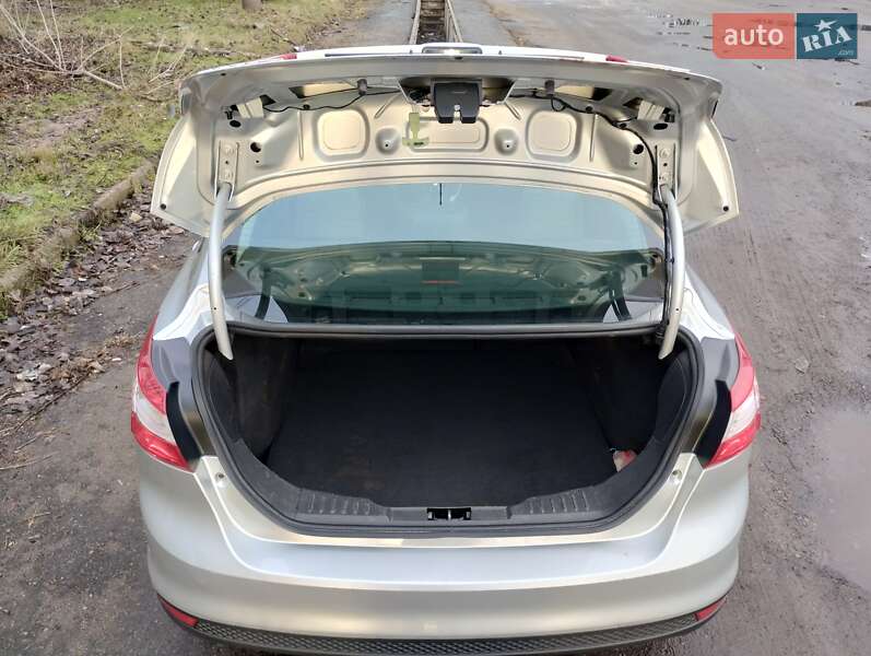 Седан Ford Focus 2014 в Кривом Роге