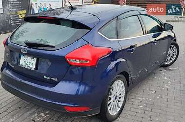 Хэтчбек Ford Focus 2016 в Каменец-Подольском