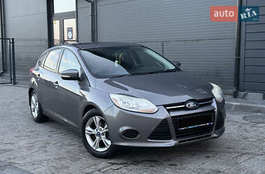 Хэтчбек Ford Focus 2012 в 