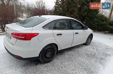 Седан Ford Focus 2015 в 