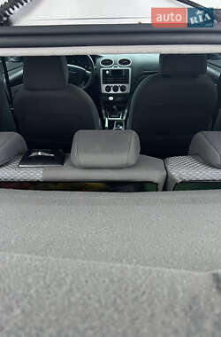 Хэтчбек Ford Focus 2006 в 