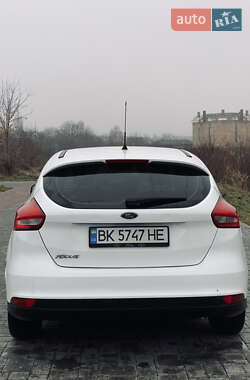 Седан Ford Focus 2015 в Здолбунове