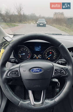 Седан Ford Focus 2015 в 