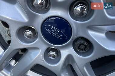 Хэтчбек Ford Focus 2020 в 