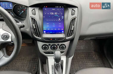 Хэтчбек Ford Focus 2014 в 