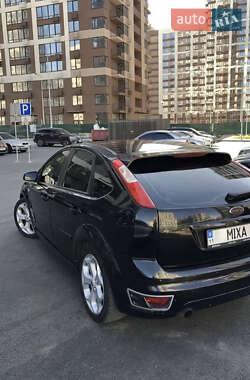Хэтчбек Ford Focus 2006 в Киеве