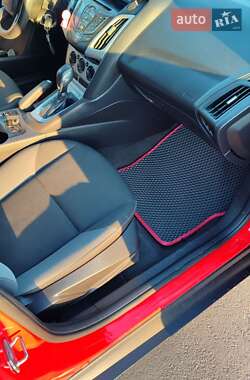 Хэтчбек Ford Focus 2014 в 