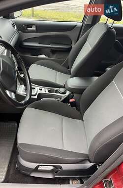 Хэтчбек Ford Focus 2010 в 