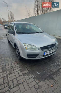 Хэтчбек Ford Focus 2004 в 