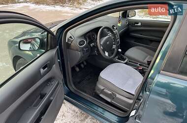 Хэтчбек Ford Focus 2006 в Ровно