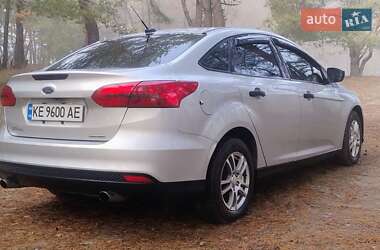 Седан Ford Focus 2015 в 