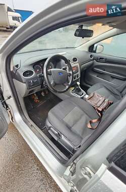 Хэтчбек Ford Focus 2010 в 