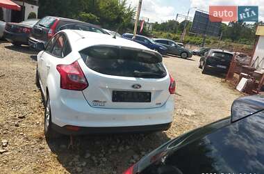 Хэтчбек Ford Focus 2012 в 