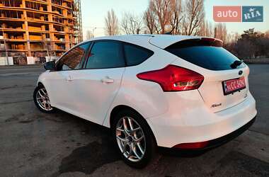 Хетчбек Ford Focus 2015 в Дніпрі