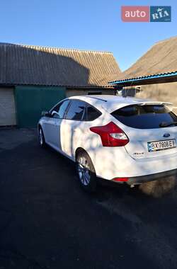 Хэтчбек Ford Focus 2012 в 