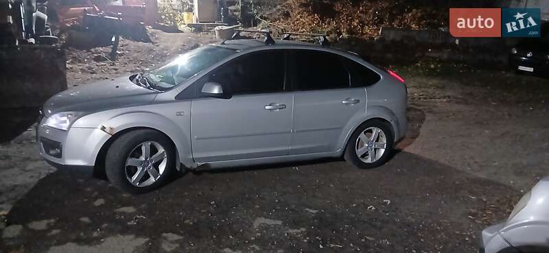 Хэтчбек Ford Focus 2007 в Емильчине