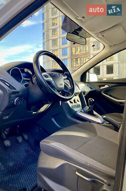 Хетчбек Ford Focus 2014 в 