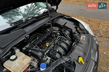 Хэтчбек Ford Focus 2013 в 