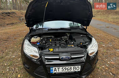 Хэтчбек Ford Focus 2013 в 