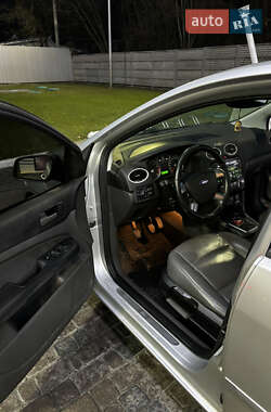 Хэтчбек Ford Focus 2006 в 