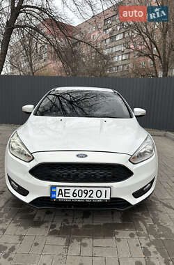 Седан Ford Focus 2016 в 
