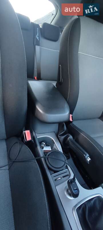 Хетчбек Ford Focus 2010 в Великих Мостах