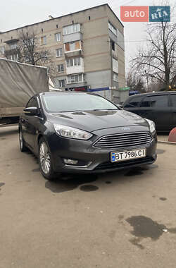 Седан Ford Focus 2015 в Чугуеве