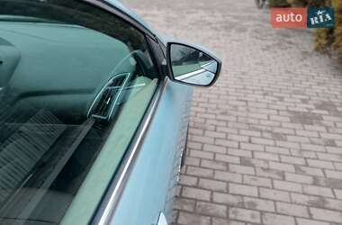 Хэтчбек Ford Focus 2012 в 