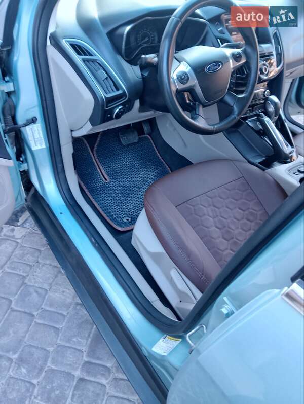 Хэтчбек Ford Focus 2012 в Луцке