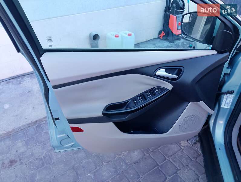 Хэтчбек Ford Focus 2012 в Луцке