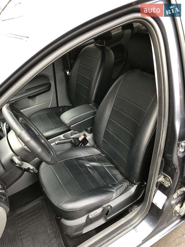 Седан Ford Focus 2008 в Калиновке