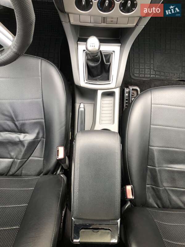Седан Ford Focus 2008 в Калиновке