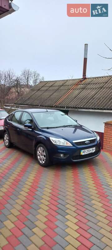 Хэтчбек Ford Focus 2011 в 