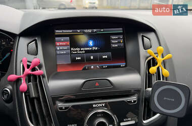 Хэтчбек Ford Focus 2015 в 