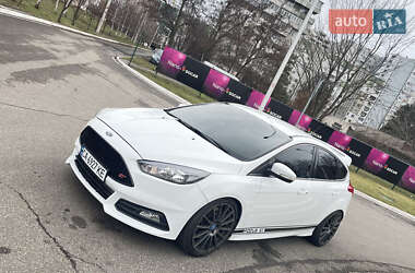 Хетчбек Ford Focus 2016 в Черкасах