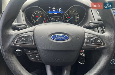 Седан Ford Focus 2016 в 