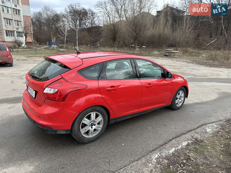 Хэтчбек Ford Focus 2012 в Сумах