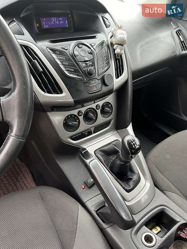 Хэтчбек Ford Focus 2012 в Сумах
