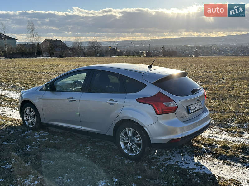 Хэтчбек Ford Focus 2011 в Черновцах