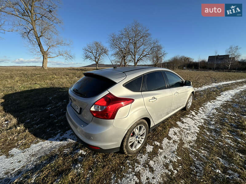 Хэтчбек Ford Focus 2011 в Черновцах