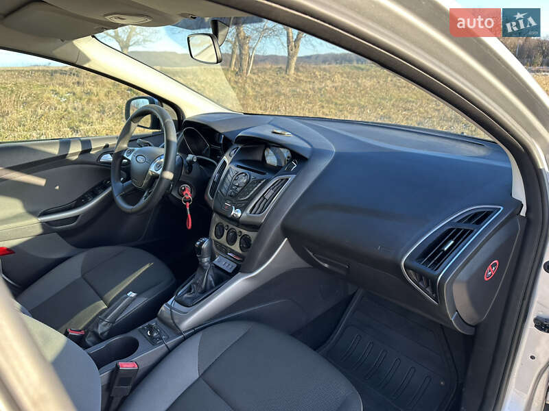 Хэтчбек Ford Focus 2011 в Черновцах