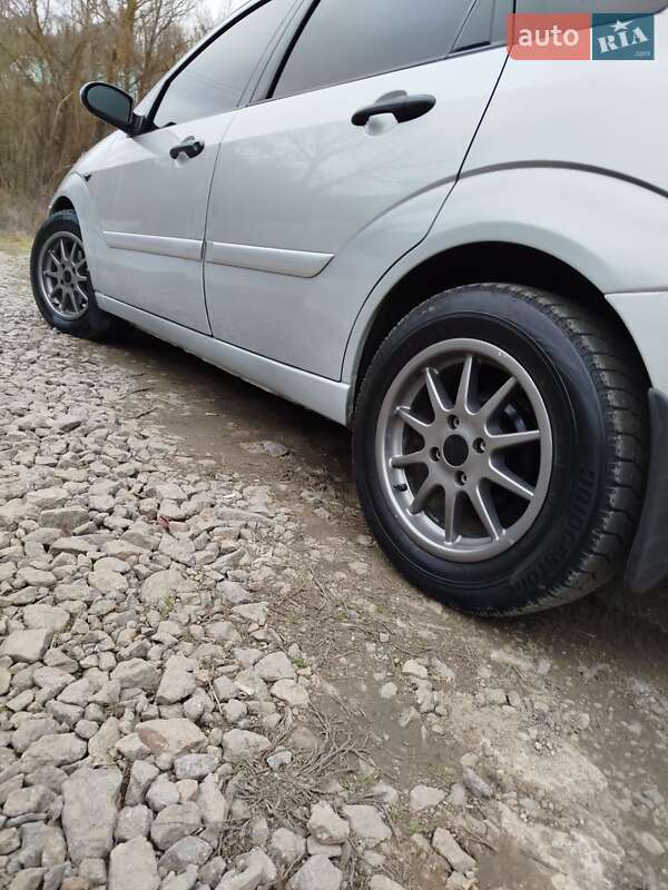Седан Ford Focus 2002 в Могилев-Подольске