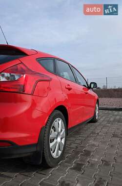 Хэтчбек Ford Focus 2014 в 