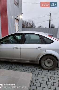 Хэтчбек Ford Focus 2011 в 