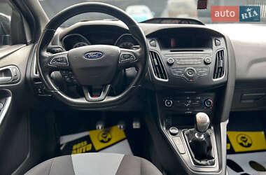 Хетчбек Ford Focus 2015 в Чернівцях