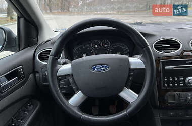 Хетчбек Ford Focus 2005 в Звягелі