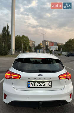 Хэтчбек Ford Focus 2019 в 